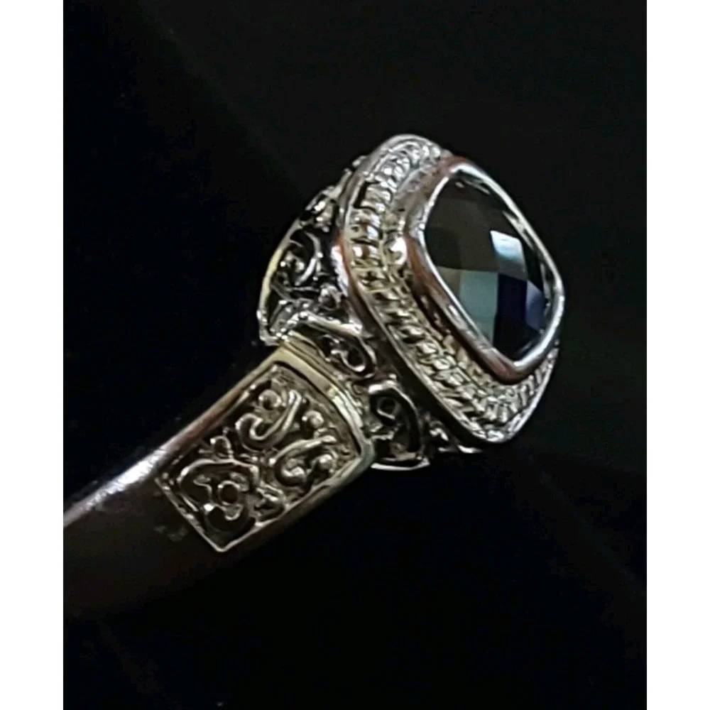 Dark Faceted Cushion Statement Ring Size 9 Ornate Silver Tone Scrollwork 8.9g